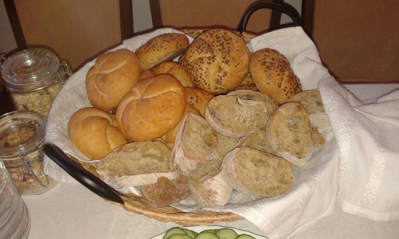 Tiffan'S Pinceszet Es Panzio Hotel Villány Buitenkant foto