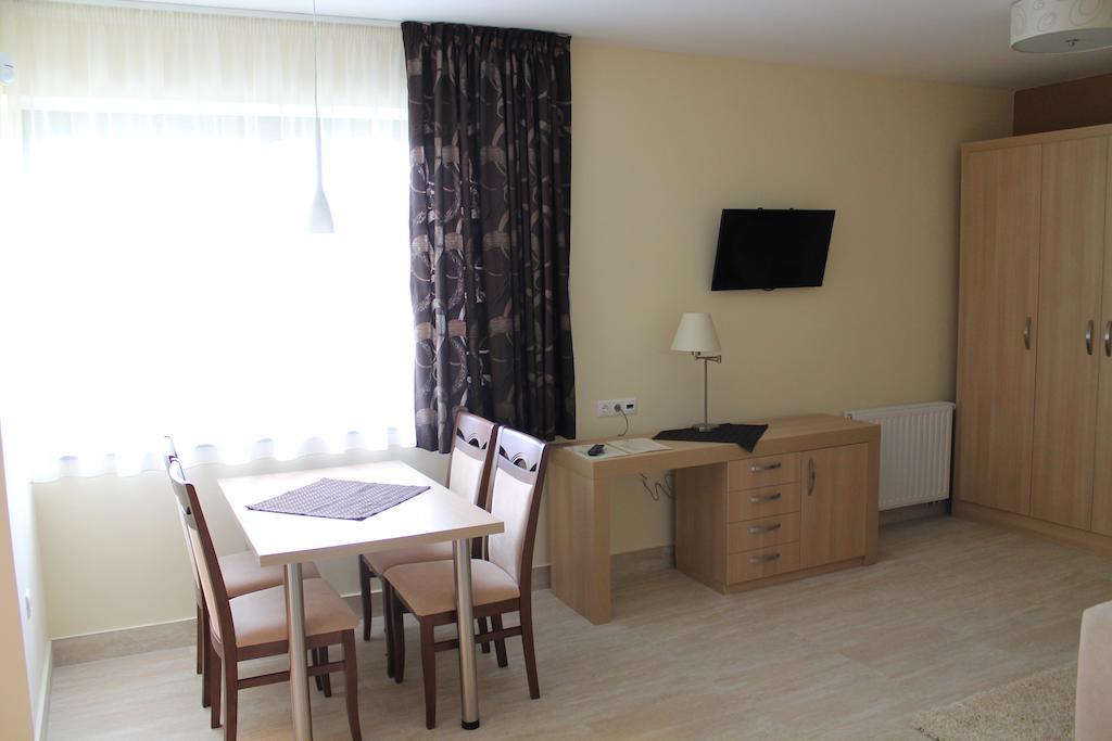 Tiffan'S Pinceszet Es Panzio Hotel Villány Kamer foto