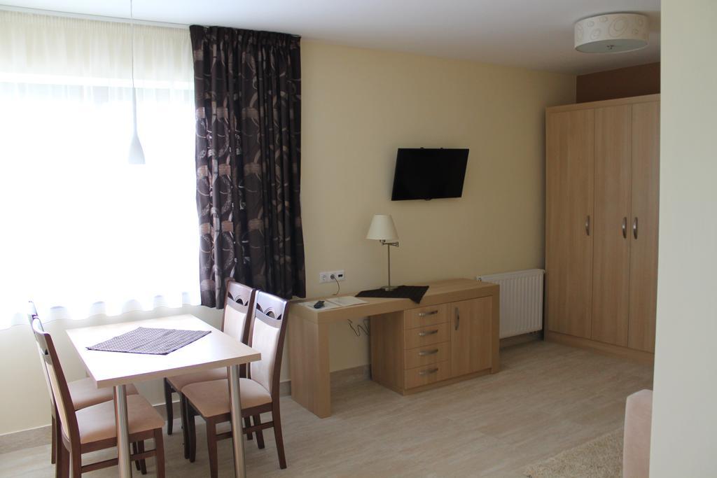 Tiffan'S Pinceszet Es Panzio Hotel Villány Buitenkant foto