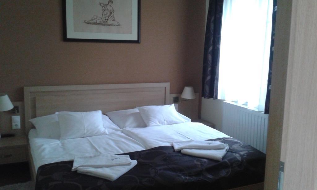 Tiffan'S Pinceszet Es Panzio Hotel Villány Buitenkant foto